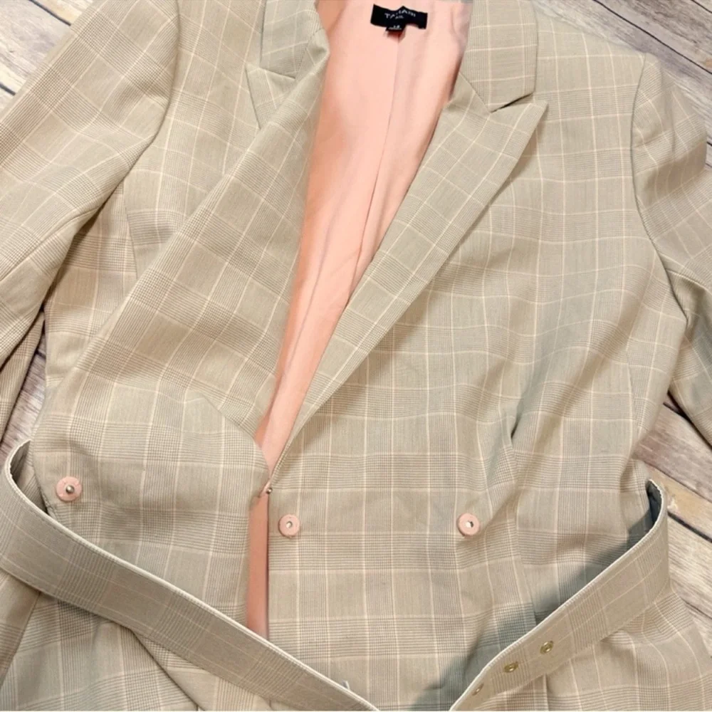 Tahari ASL Plaid Belted Asymmetric Hem Blazer sand/salmon size 14
